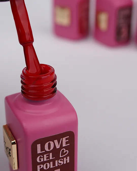 Pink Gel Polish Love №4 – gel lak jahodově červené barvy/10ml зображення 2 Pink Gel Polish Love №4 – gel lak jahodově červené barvy/10ml - Зображення 2